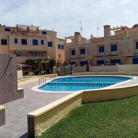 Apartamento En Los Nietos Con Piscina Comunitaria. Exterior photo
