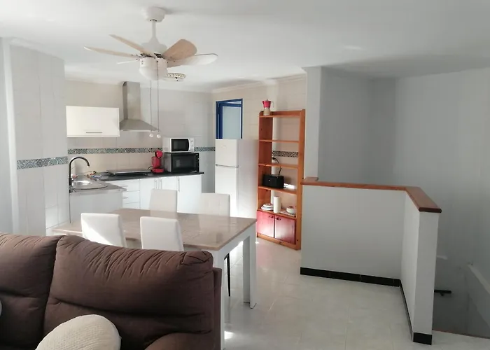 Apartamento En Los Nietos Con Piscina Comunitaria.